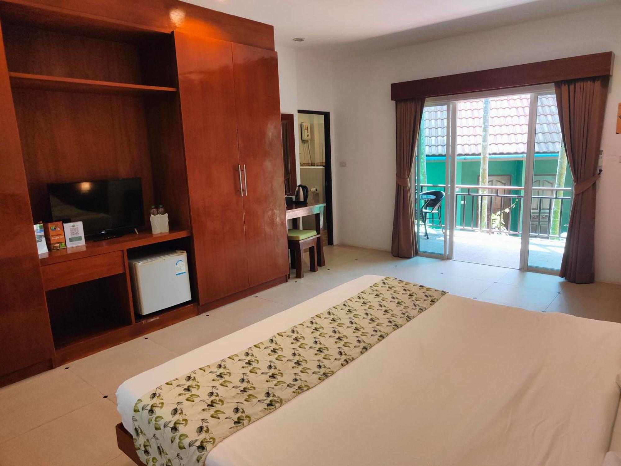 Karon Phuket Jungle Experience Resort מראה חיצוני תמונה